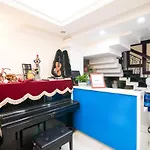 Reddoorz Near Pico Plaza Cong Hoa